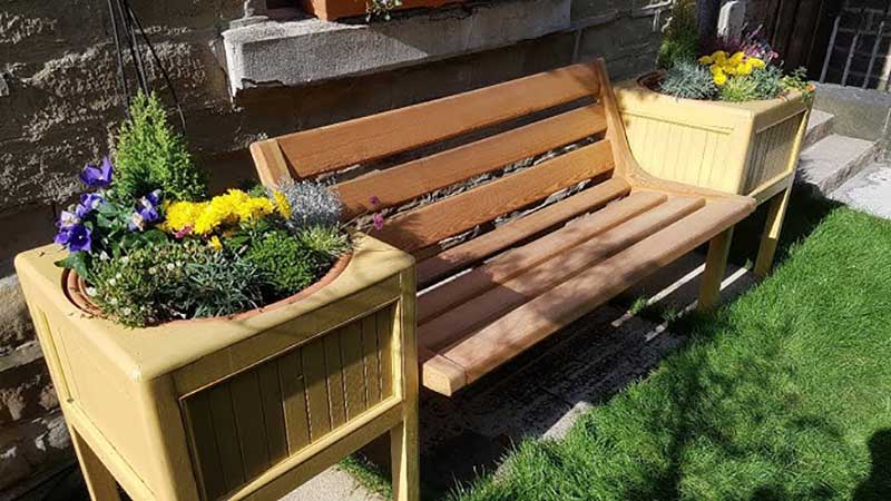 Garden-Bench-with-Built-in-Planters  