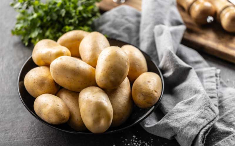 Storing-Potatoes-for-the-Winter  