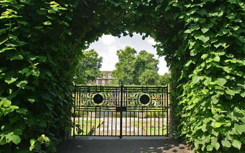 Wrought-Iron-Garden-Gates  